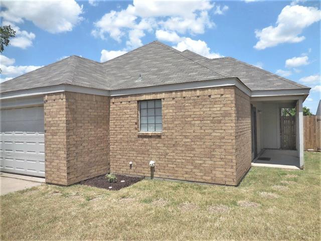 705 Windfields St in Denton, TX - Building Photo