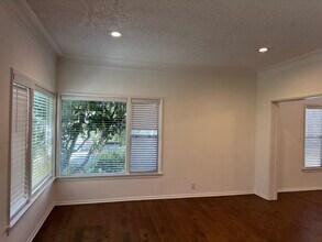 122 N Orlando Ave in Los Angeles, CA - Foto de edificio - Building Photo