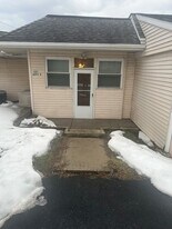 131 Alameda Rd, Unit 131 Alameda Road Apt 2 in Butler, PA - Building Photo