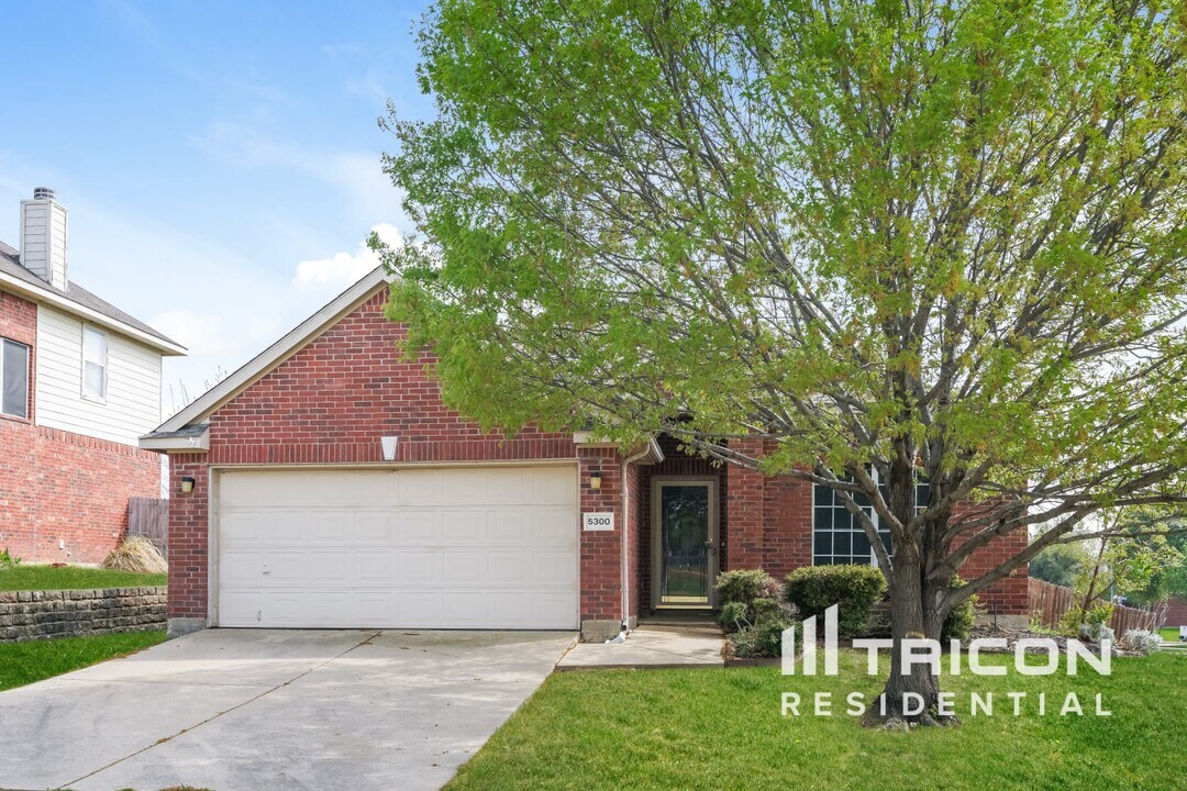 5300 Yampa Trail in Watauga, TX - Building Photo