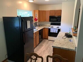 1805 Mayhew St in Tallahassee, FL - Building Photo - Building Photo