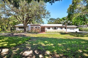 11301 SW 91 Ave in Miami, FL - Building Photo