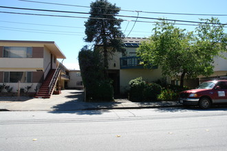 552 Walnut St in San Carlos, CA - Building Photo - Building Photo