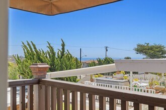 215 Monterey Dr in Laguna Beach, CA - Building Photo - Building Photo