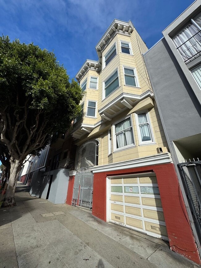 1020-1024-1024 Leavenworth St in San Francisco, CA - Building Photo - Building Photo