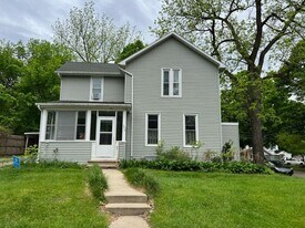 204 S 4th St in Niles, MI - Building Photo