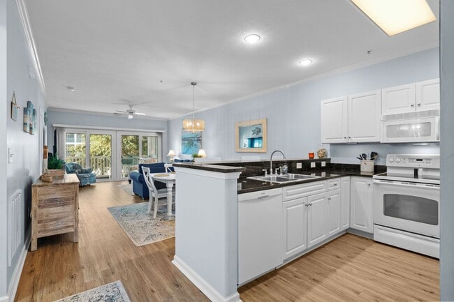 601 N Hillside Dr in North Myrtle Beach, SC - Building Photo - Building Photo