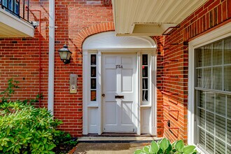 175 Pine St, Unit 1J in Portland, ME - Foto de edificio - Building Photo