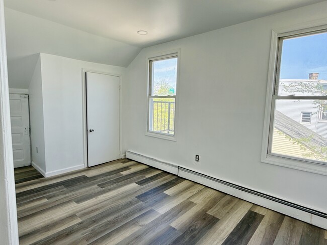 227 Mill St, Unit 3 in Paterson, NJ - Building Photo - Building Photo
