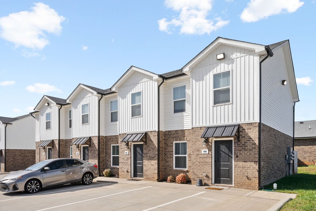 Alto Luxury Townhomes in Clarksville, TN - Building Photo