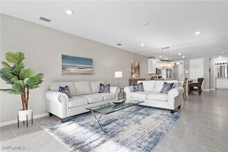 14558 Edgewater Cir in Naples, FL - Building Photo - Building Photo