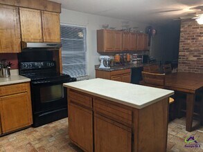 1198 Hendrick Rd in Fort Valley, GA - Building Photo - Building Photo