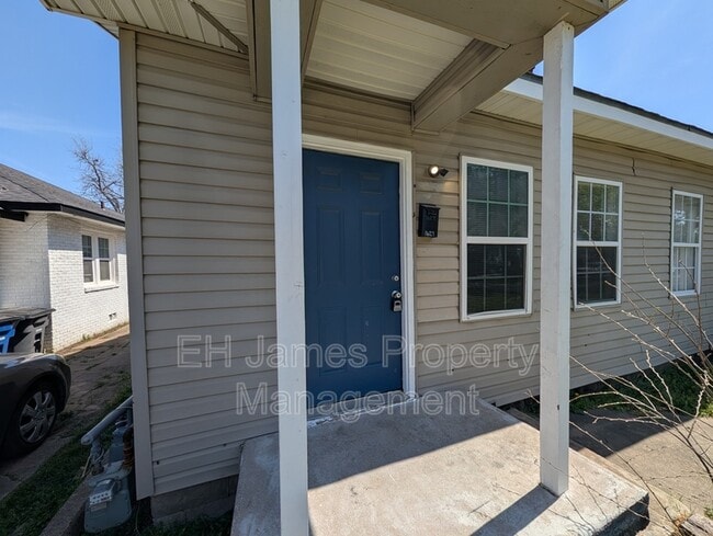 property at 1627 N Denver Ave