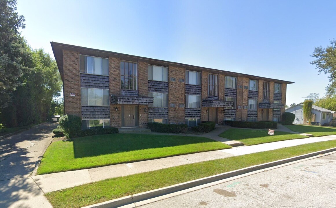2619 Northfield Ave in Waukegan, IL - Building Photo