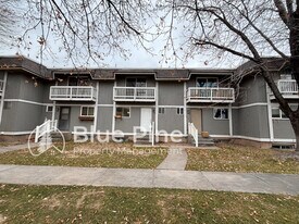 1464 Falcon Dr in Ammon, ID - Building Photo