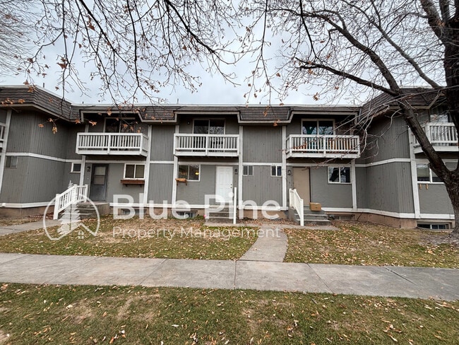 property at 1464 Falcon Dr