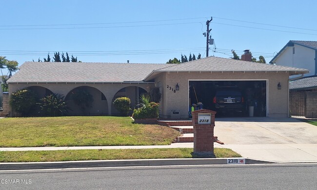 2318 Medina Ave