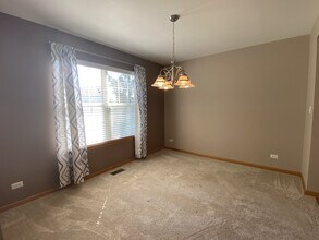 545 Yorkshire Ln in Pingree Grove, IL - Building Photo - Building Photo