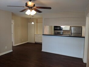 701 Royal Crest Dr in Richardson, TX - Building Photo - Building Photo