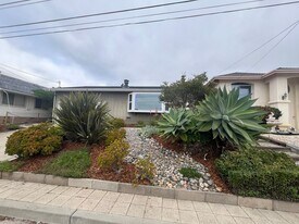 1234 Bolton Dr in Morro Bay, CA - Building Photo