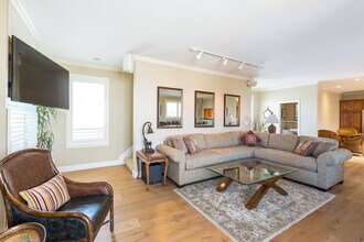 34 4th St in Hermosa Beach, CA - Foto de edificio - Building Photo