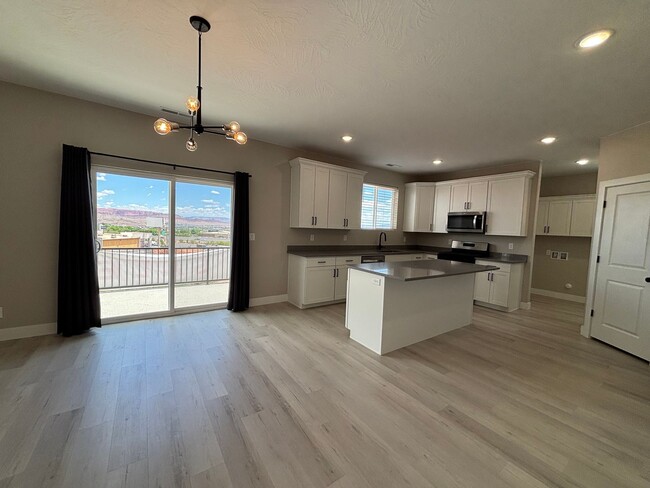 840 Twin Lakes Dr in Saint George, UT - Building Photo - Building Photo
