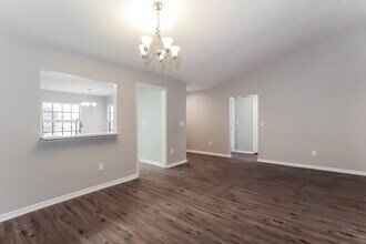 9735 Fox Chapel Rd in Tampa, FL - Foto de edificio - Building Photo