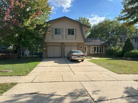 1183 Foxboro Ln in Bartlett, IL - Building Photo