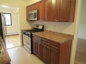 12 Charles Ln in Pomona, NY - Building Photo - Building Photo