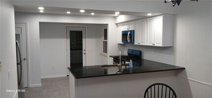 183 Thorncliffe Dr in Rochester, NY - Building Photo - Building Photo