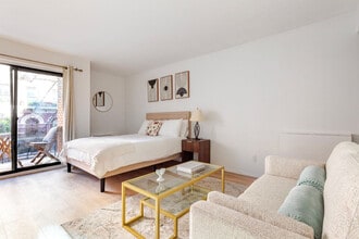 328 W 11th St, Unit SI FL2-ID1050881P in New York, NY - Building Photo - Building Photo