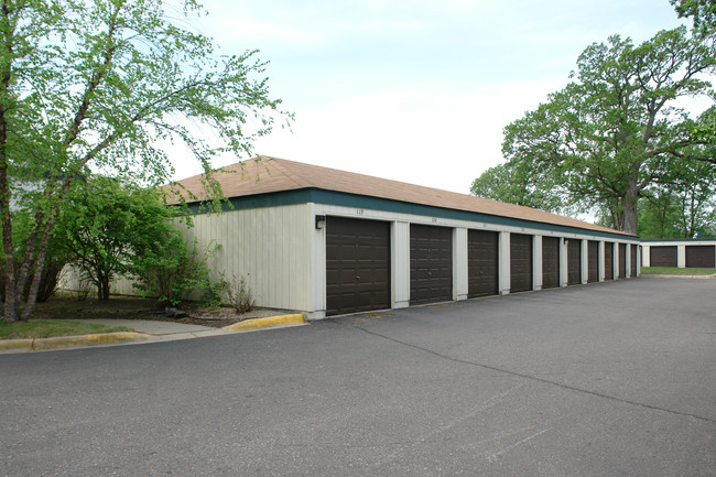 Groves Apartments in Brooklyn Park, MN - Building Photo - Building Photo