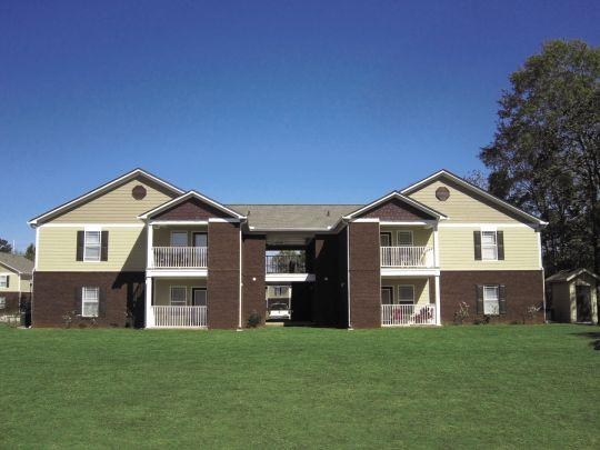 Hallson Manor Apartments in Elberta, AL - Building Photo