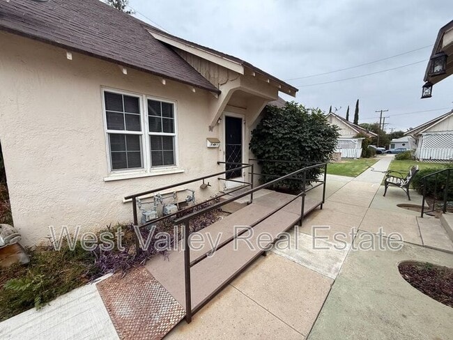property at 1605 Howard Ave