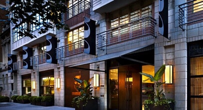 728 17th St NW in Washington, DC - Building Photo - Building Photo