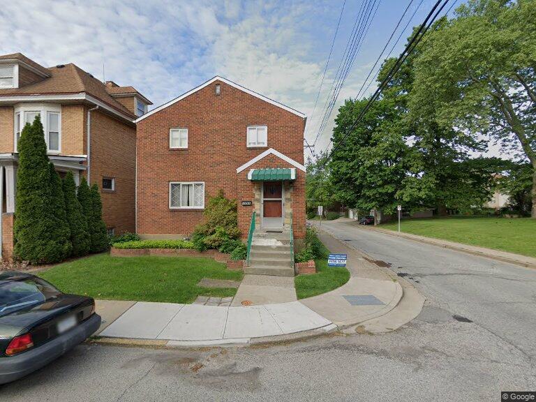 1493 Greenmount Ave in Pittsburgh, PA - Foto de edificio