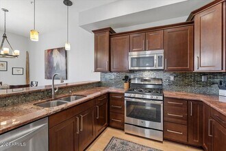 8270 Hayden Rd in Scottsdale, AZ - Building Photo - Building Photo