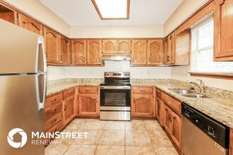 301 W Heritage Dr in Raymore, MO - Foto de edificio - Building Photo