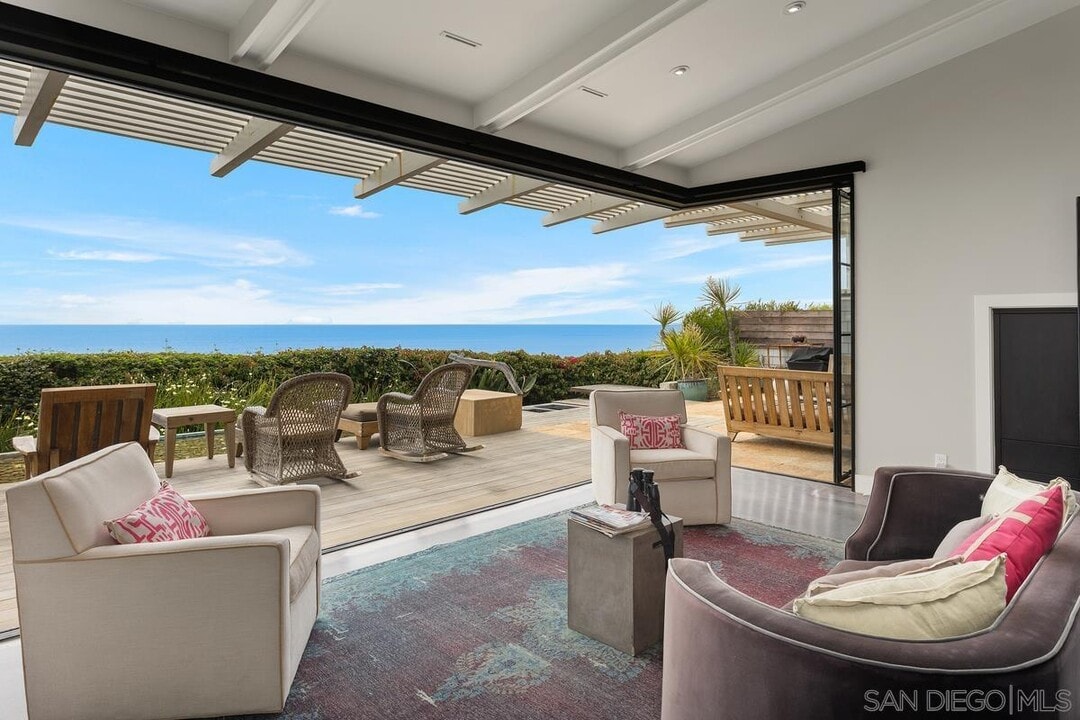 111 Little Orphan Alley in Del Mar, CA - Building Photo