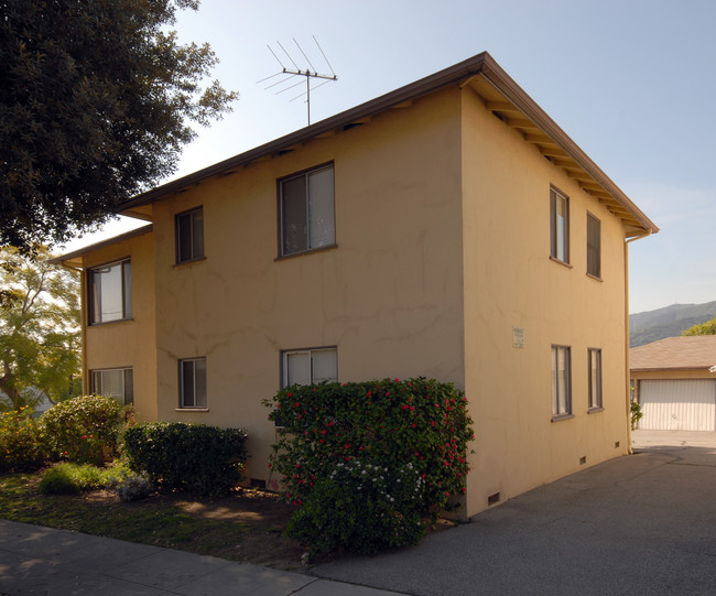 3815 Orangedale Ave in Montrose, CA - Foto de edificio - Building Photo