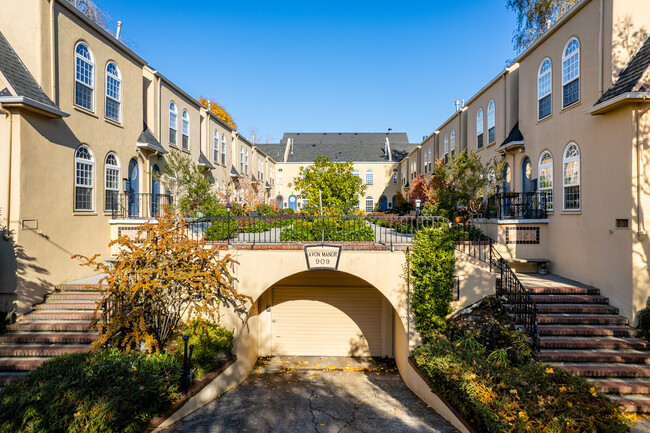 Avon Manor in Portland, OR - Foto de edificio - Building Photo