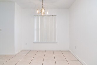 5537 Decatur St in Orlando, FL - Building Photo - Building Photo