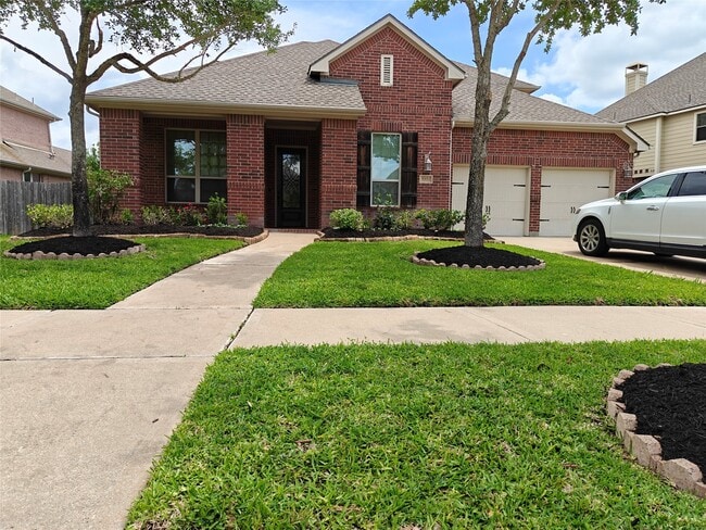 property at 5551 Twin Rivers Ln