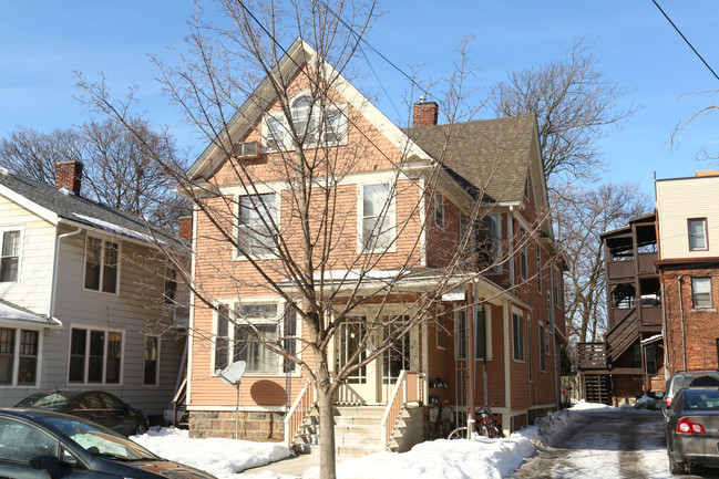 815 E Ann St in Ann Arbor, MI - Foto de edificio - Building Photo