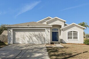 1702 Erin Brooke Dr in Valrico, FL - Building Photo