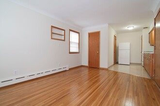 3523 Grand Ave S in Minneapolis, MN - Building Photo - Interior Photo