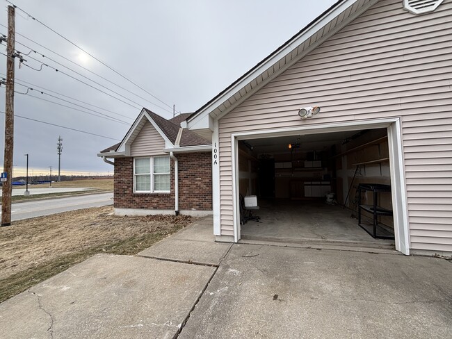 100 NW Garden St in Grain Valley, MO - Building Photo - Building Photo