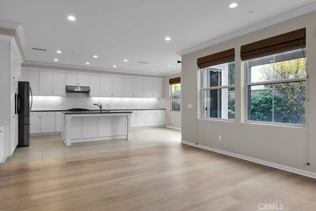 89 Devonshire in Irvine, CA - Building Photo - Building Photo