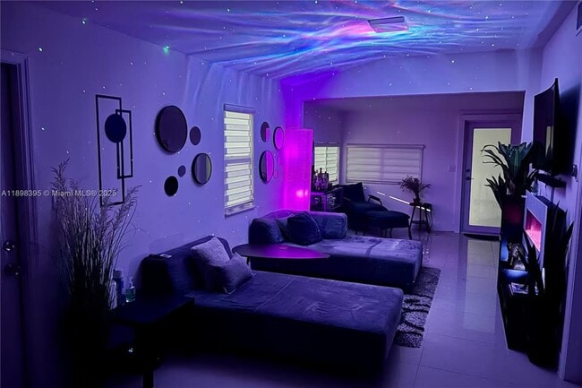 3132 NW 43rd St in Miami, FL - Building Photo - Building Photo