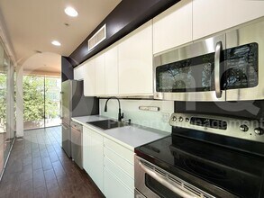 7047 E Earll Dr in Scottsdale, AZ - Building Photo - Building Photo